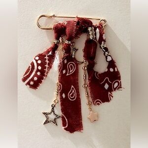NWT Free People Treasure Me Brooch in Cocoa